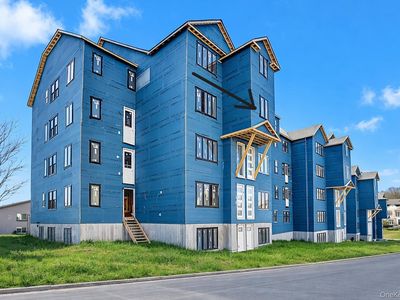 16 Chevron Road #302