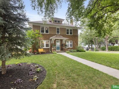 302 S 49th Ave