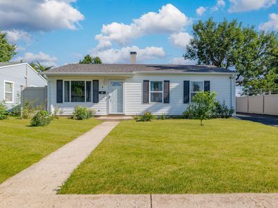 Property at 4 Arlington Dr, Romeoville, IL