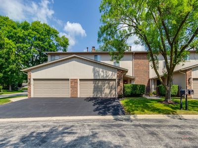 19W182 Ginny Ln E #182