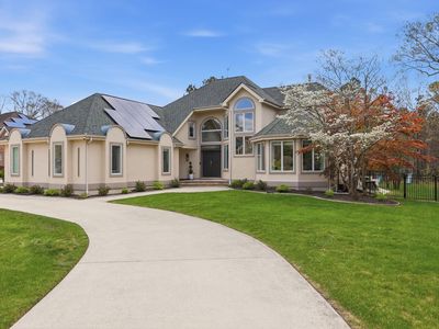 616 Whispering Woods