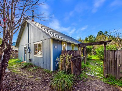 Property at 190 Pine St, Redway, CA