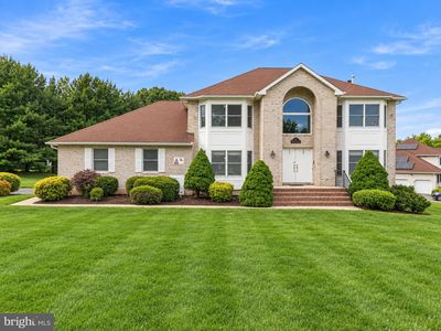 1 Launcelot Dr