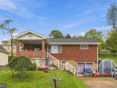 309 Spring St