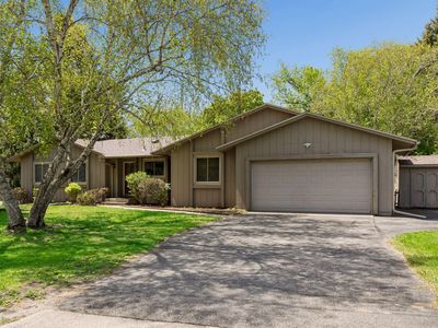 13720 Oakland Dr