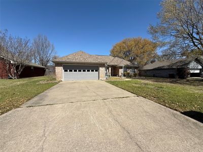Property at 809 Martin St, Bonham, TX