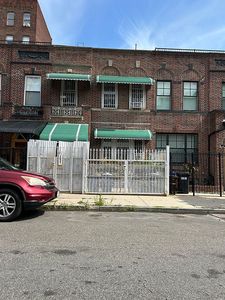 1021 Union St