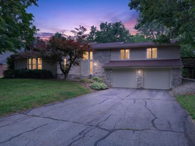 2803 E Locust Ct