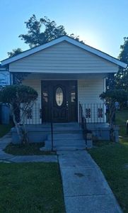 1237 Horace St