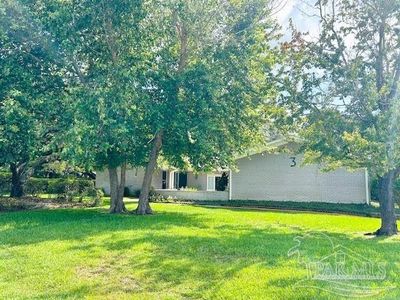 3 Navaho Dr