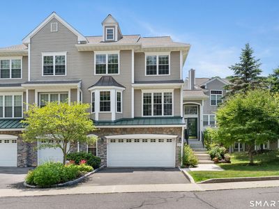Property at 14 Cambridge Drive #14, Danbury, CT