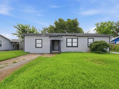 1103 James St