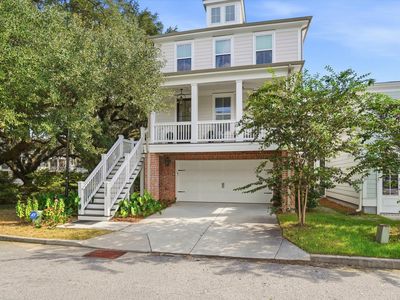 1025 Avenue Of Oaks