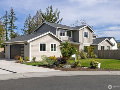 224 N 54th Place