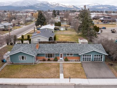 3711 & 3715 Schilling St