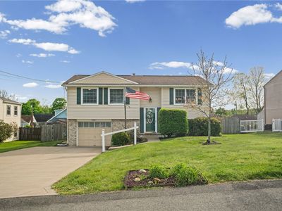 Property at 213 Winslow Dr, Oakdale, PA