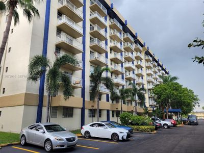 4550 NW 9th St APT 512E