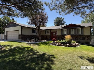 2333 Ada St