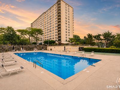 2625 Park Avenue #11F