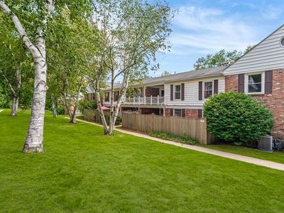 30 Halifax Ct APT G