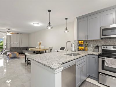 400 SE 10th St APT 103