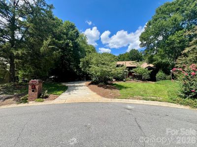 200 Foxlair Ct