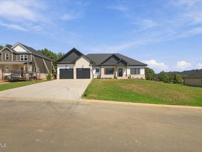 328 Parker Ct