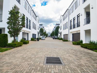 11027 Jardin Des Cir