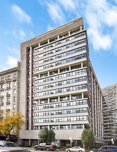 3420 N Lake Shore Dr APT 8J