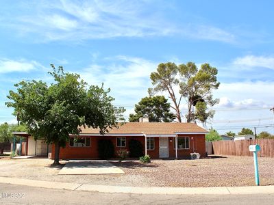 1215 W La Osa Dr
