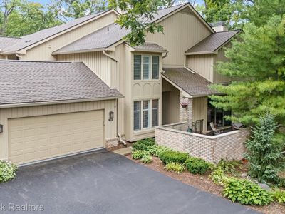 Property at 1109 Ivyglen Cir, Bloomfield Hills, MI