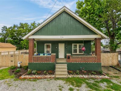 738 N Garland Ave