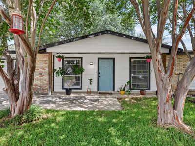 1025 Williamsburg