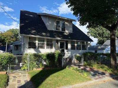 27 Border St