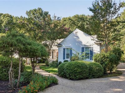 111 Montrose