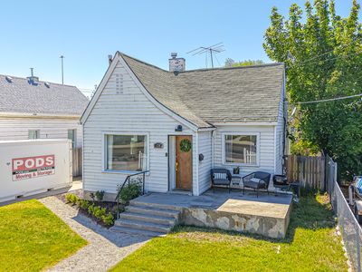 130 S 300th St W
