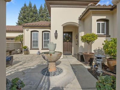 5446 W Oakridge Avenue