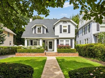 150 Hawthorne Ave