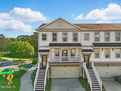 39 FALLING WATER Court