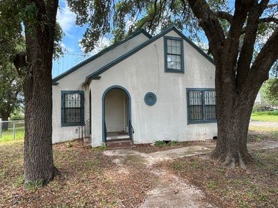 Property at 701 N Gudron Ave, Hebbronville, TX