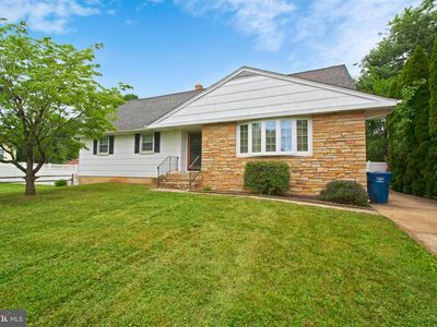 10 Smithfield Ave