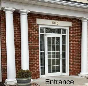 605 Wyndhurst Dr APT 202