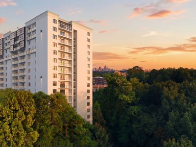 2460 Peachtree Rd NE #512