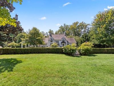 120 Country Club Dr