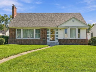 2305 Hiawatha Blvd
