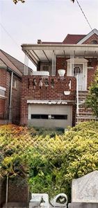 949 E 45th St