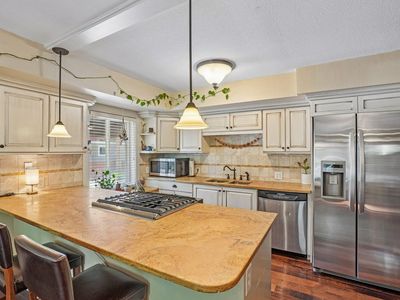 233 N Meldrum St #B-4