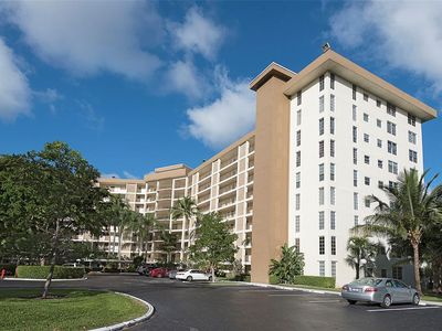 3051 N Course Dr #211