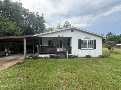 1209 Oak Ave