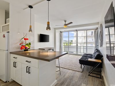 445 Kaiolu St APT 812